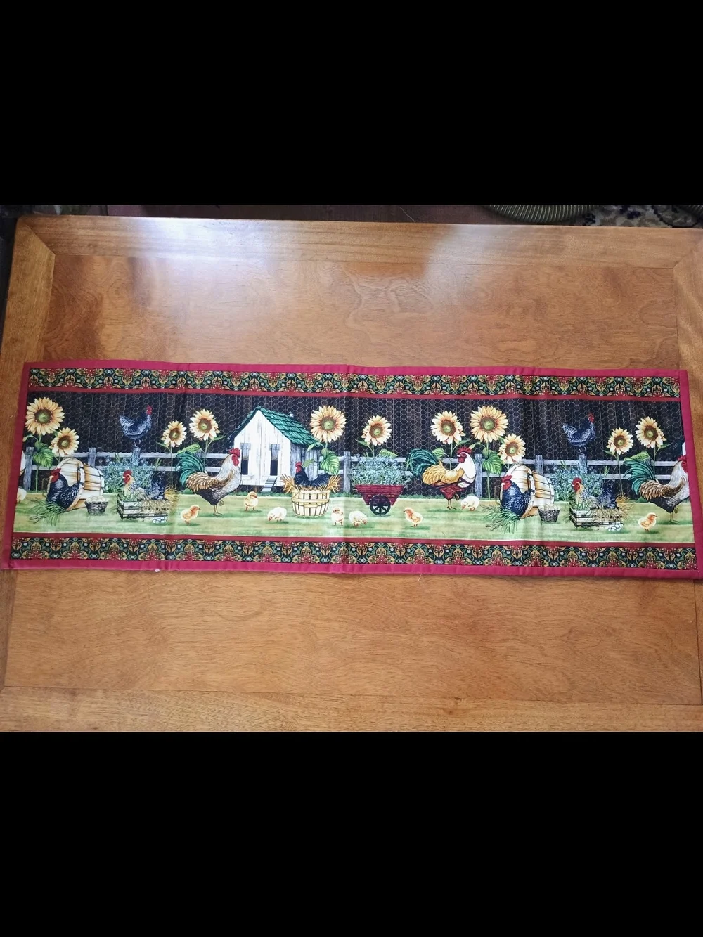 Farmhouse Rooster & Sunflower Table Runner - Red Border